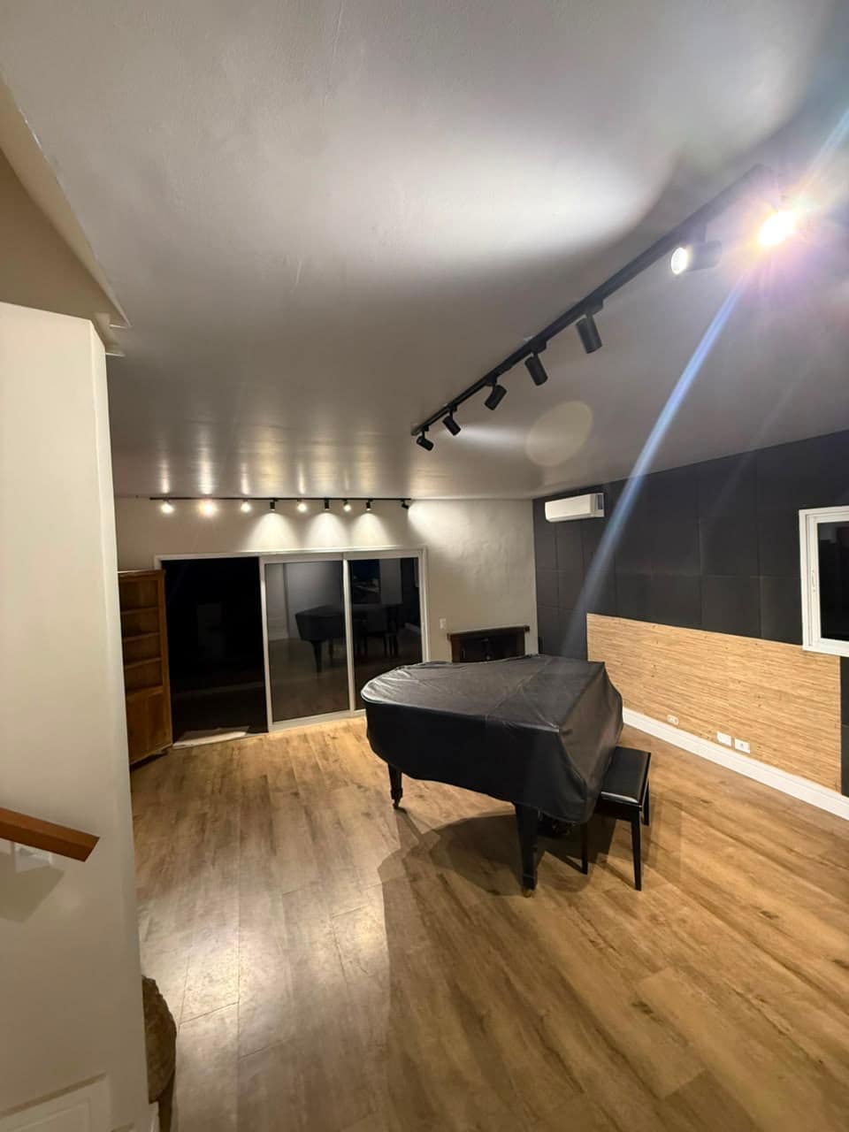 Miniatura da foto 10 do imóvel Casa de Alto Padrão com 3 Suítes, Escritório e Lareira em Condomínio