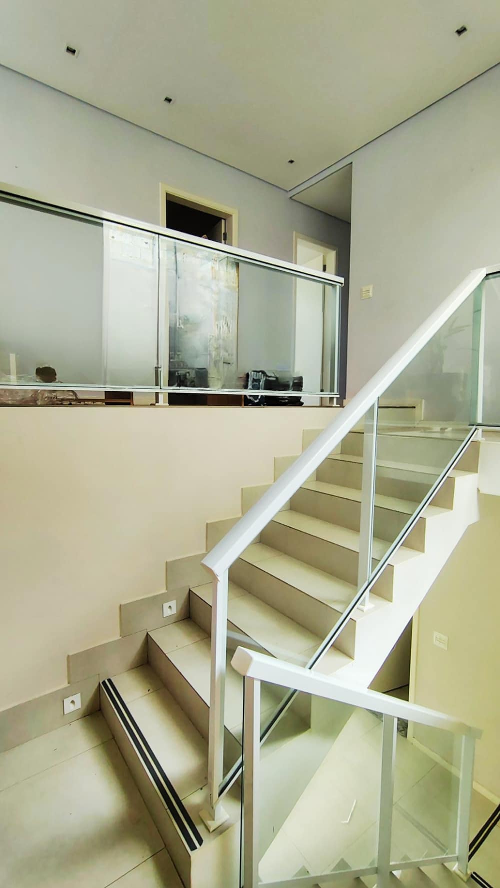 Miniatura da foto 8 do imóvel Casa Moderna com Área Gourmet, Piscina e Deck de Madeira
