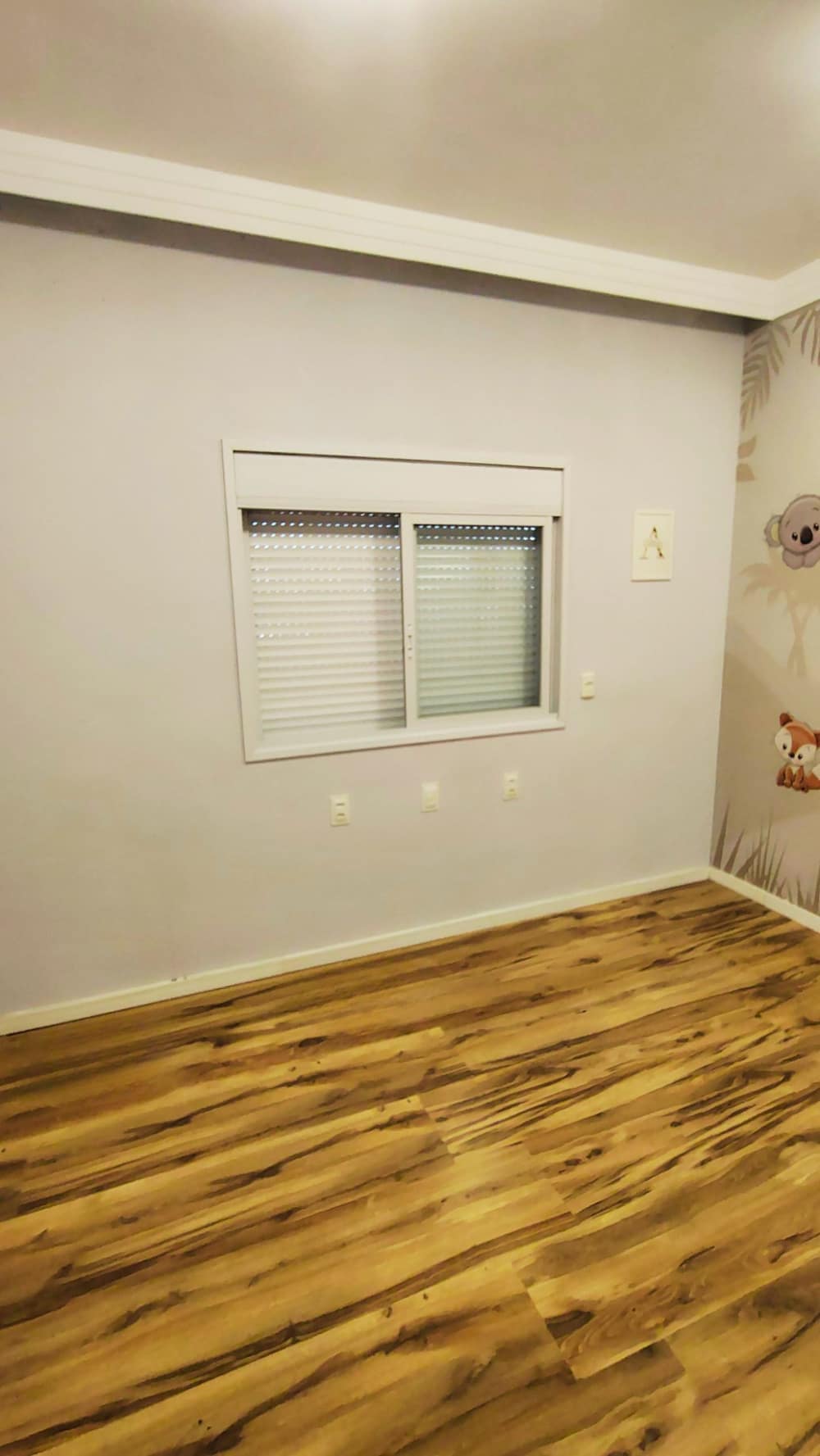 Miniatura da foto 9 do imóvel Casa Moderna com Área Gourmet, Piscina e Deck de Madeira