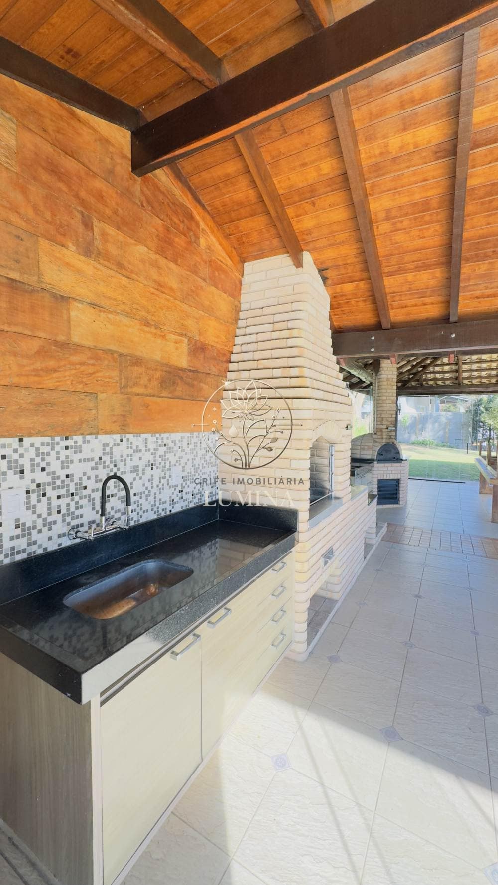 Miniatura da foto 3 do imóvel Elegante Propriedade com Piscina, Gourmet e Suítes Planejadas