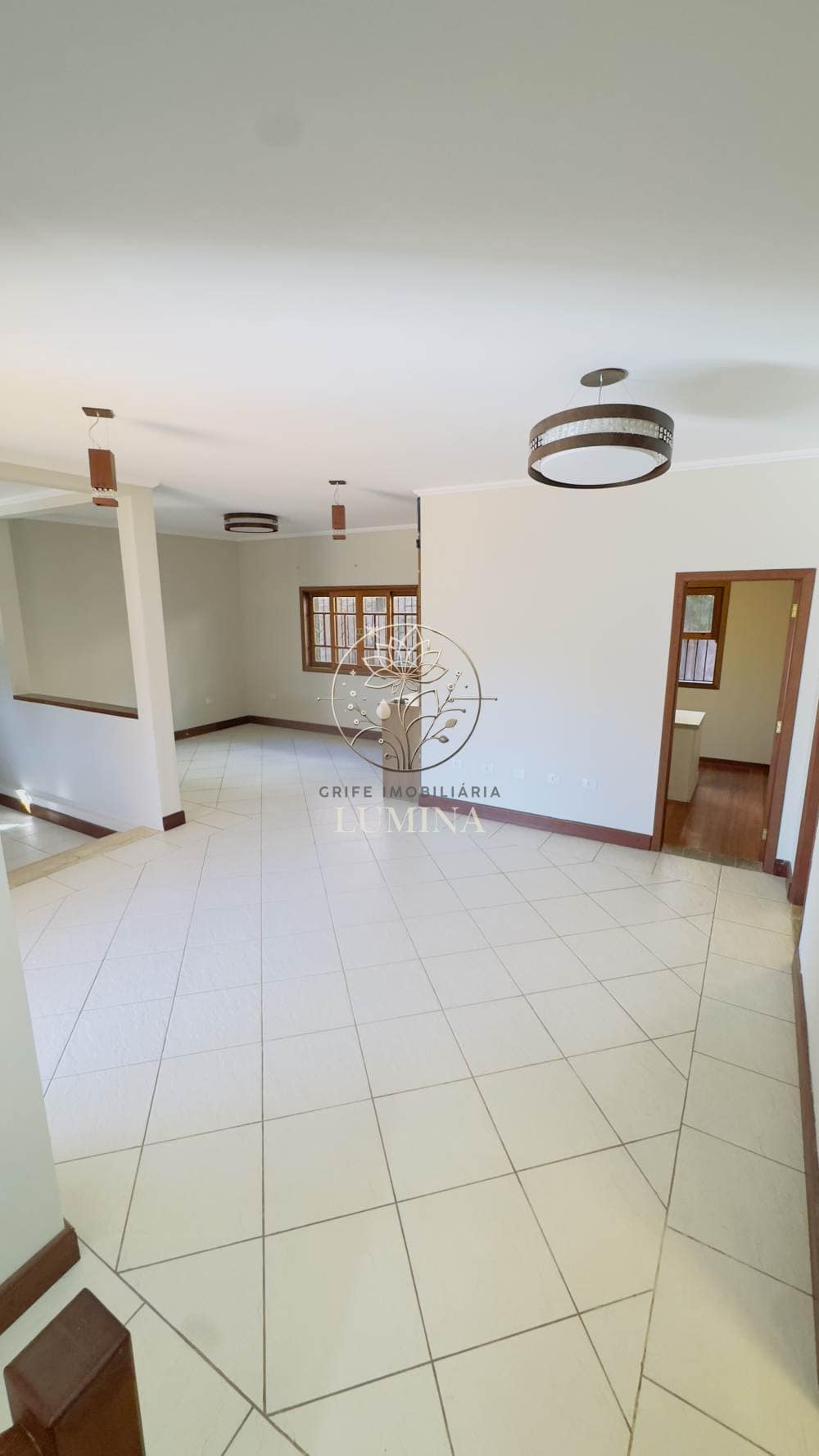 Miniatura da foto 10 do imóvel Elegante Propriedade com Piscina, Gourmet e Suítes Planejadas