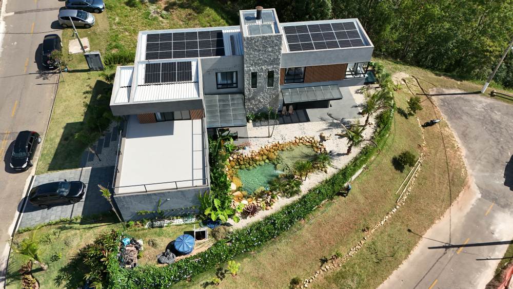 Miniatura da foto 4 do imóvel Casa Contemporânea com Vista Livre para a Serra, Integração Total e Suíte Master com Terraço — Condomínio Fechado