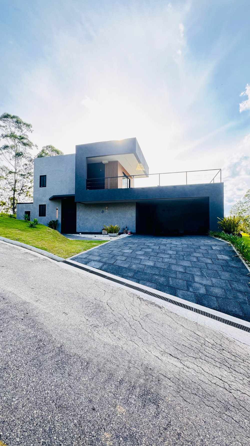 Miniatura da foto 7 do imóvel Casa Contemporânea com Vista Livre para a Serra, Integração Total e Suíte Master com Terraço — Condomínio Fechado