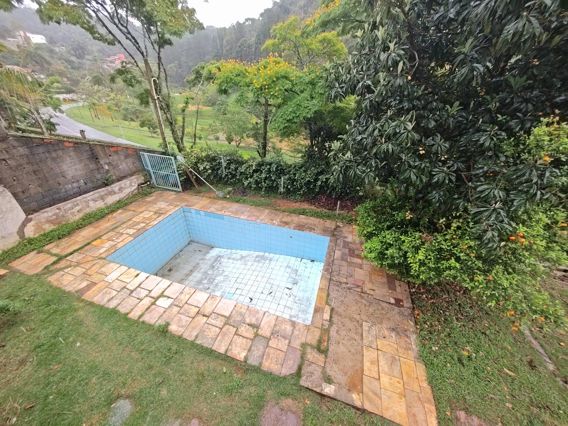 Miniatura da foto 12 do imóvel Sobrado com vista para o Lago Japonês, piscina e jardim em níveis em condomínio cercado de mata